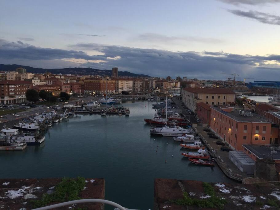 Centro Citta Con Le Comodita Livorno Buitenkant foto